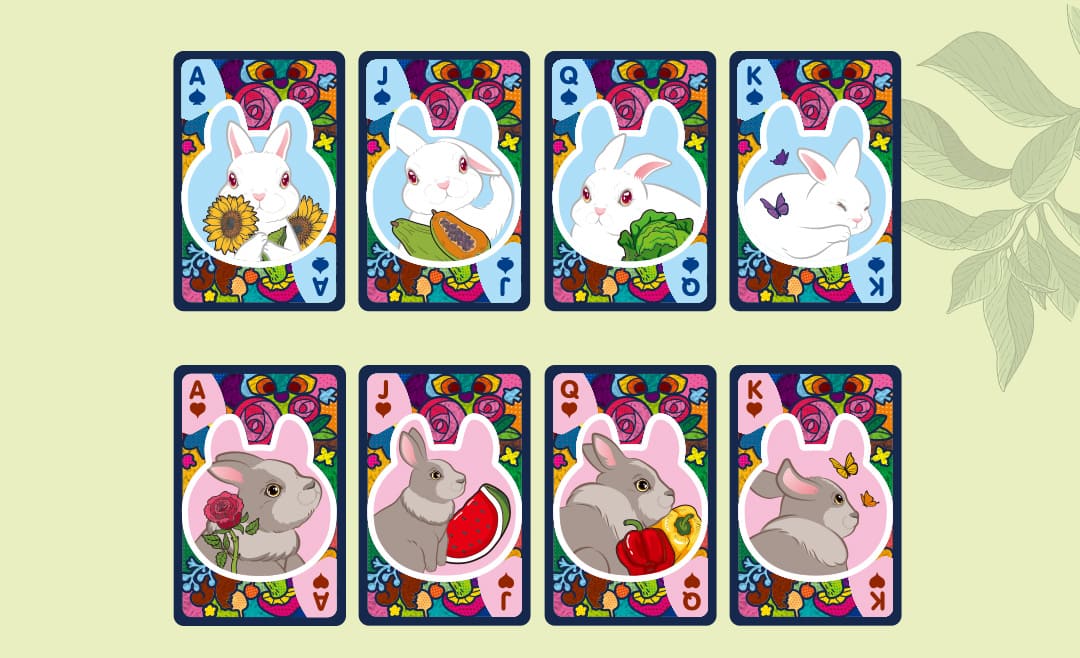 Прозрачные игральные карты из витражей с лесным кроликом